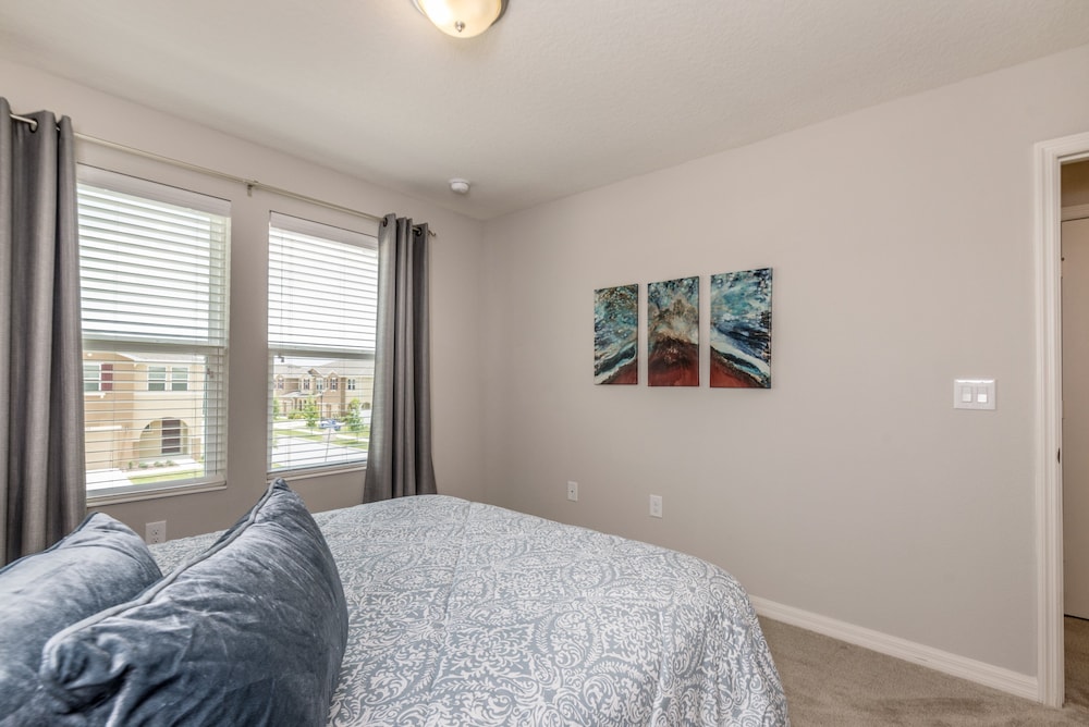 5153ad Amazing Compass Baytown Home Sleeps 10 view 4