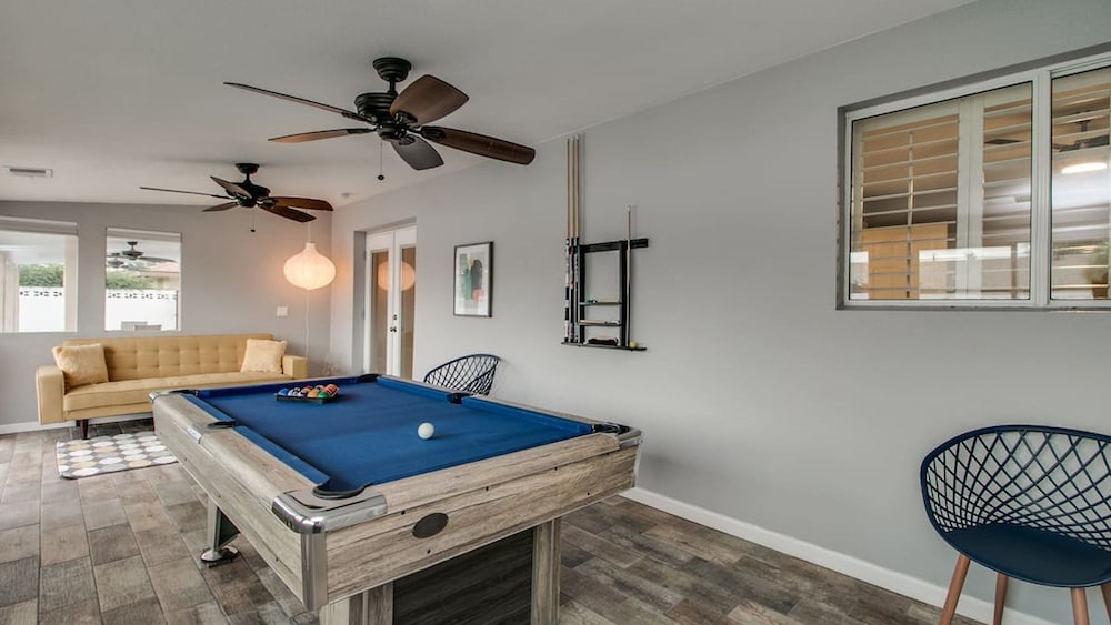 Modern Chic Old Town Scottsdale Home W/pool & Gym!