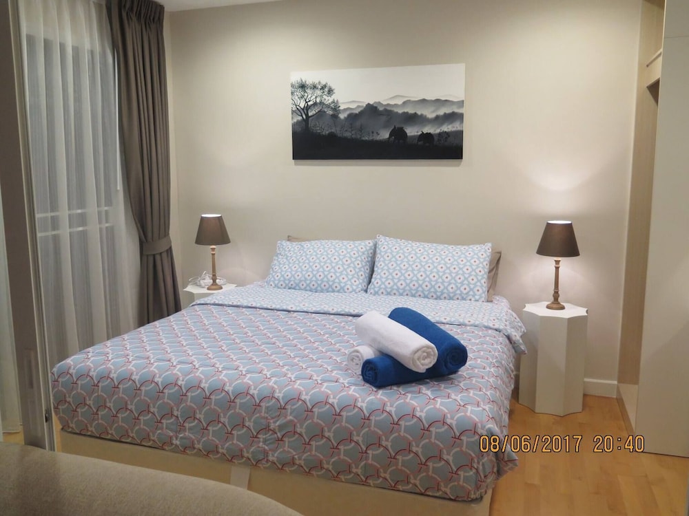 1703 - 2 Bdr Condo Seaview Boathouse Hua Hin