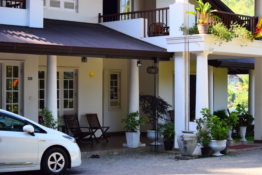 Notting Hill Country House