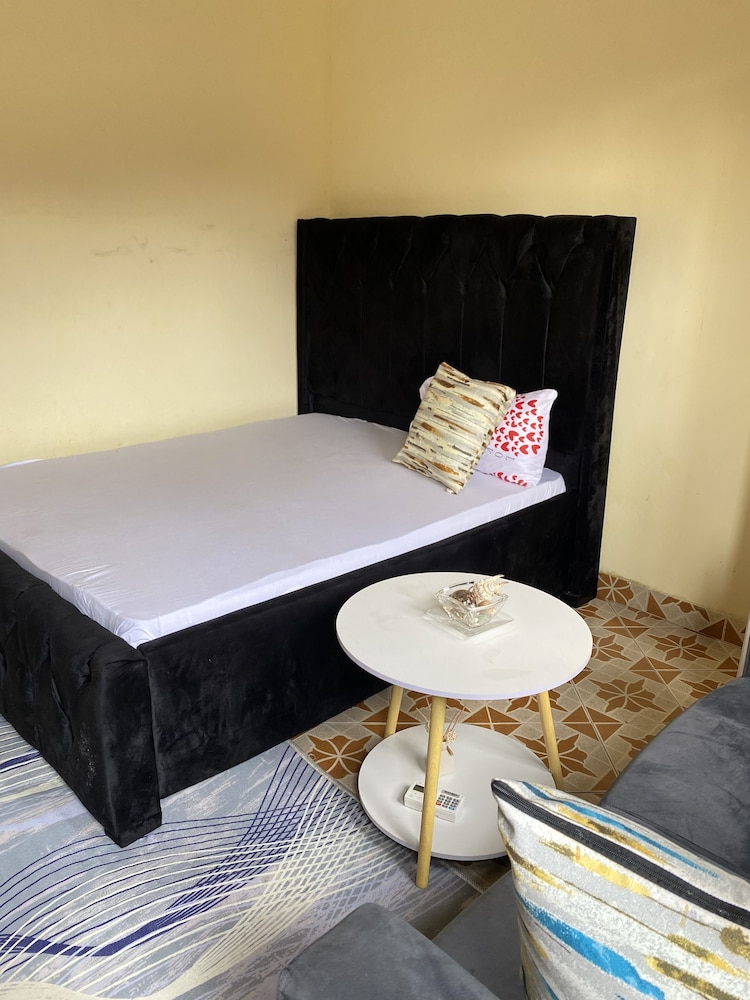 Cozy Studio Apartment view 2