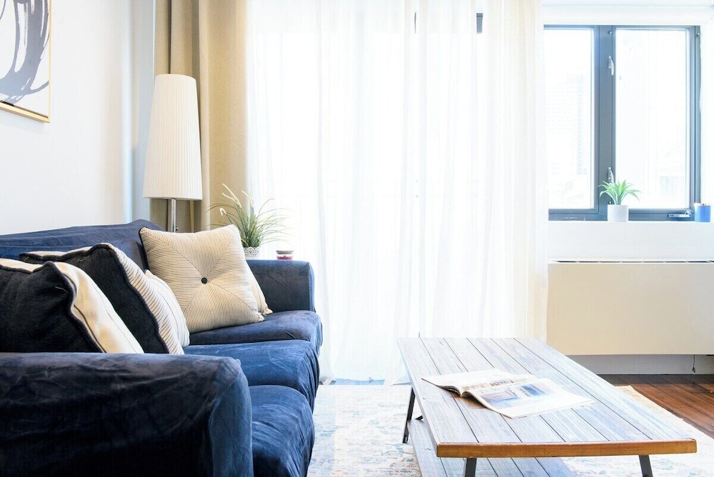 809 Midtown Apartments