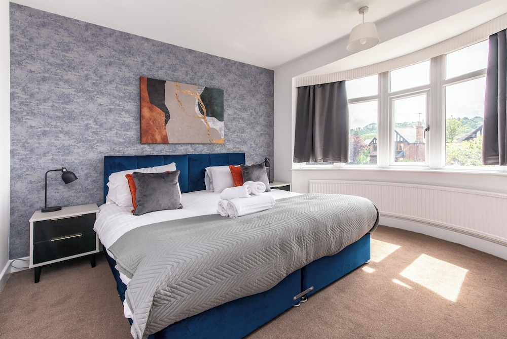 Bramcote House