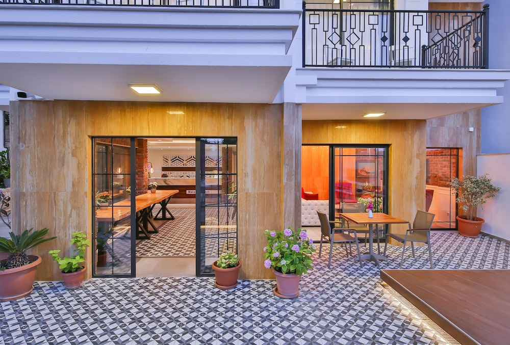 Lale Hotel - Image 46