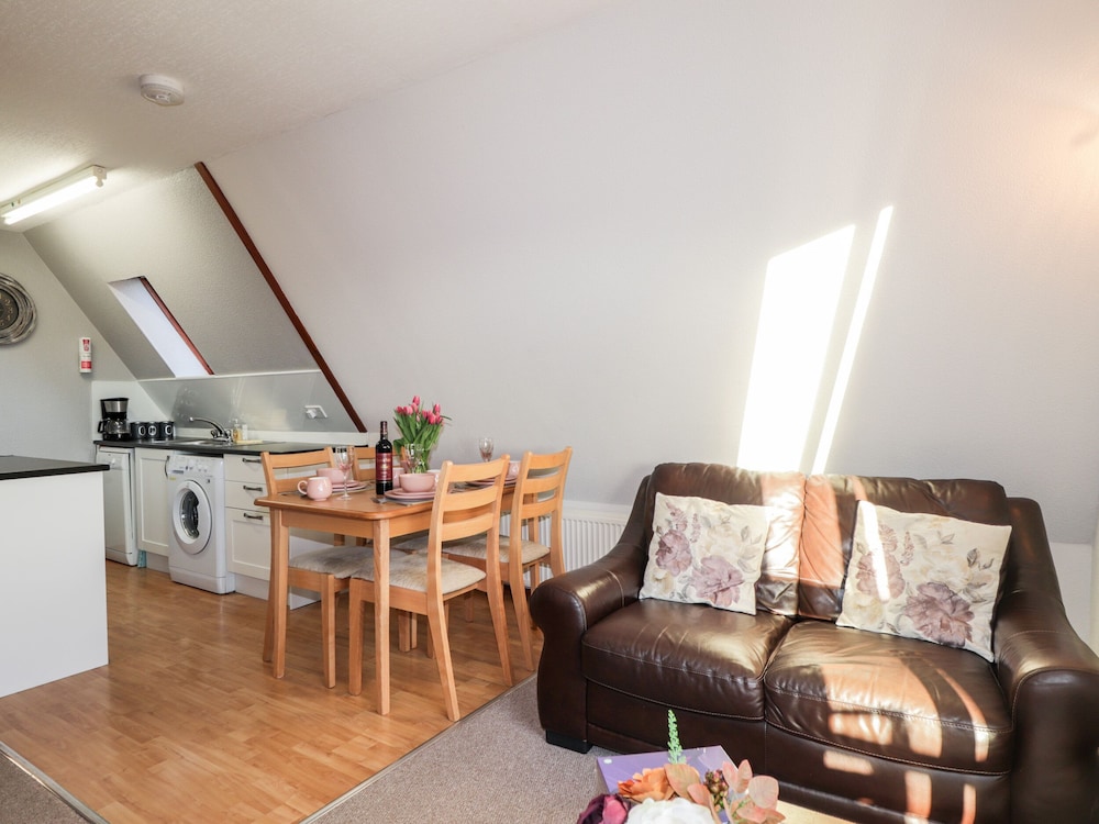 Larchfield Chalet 2