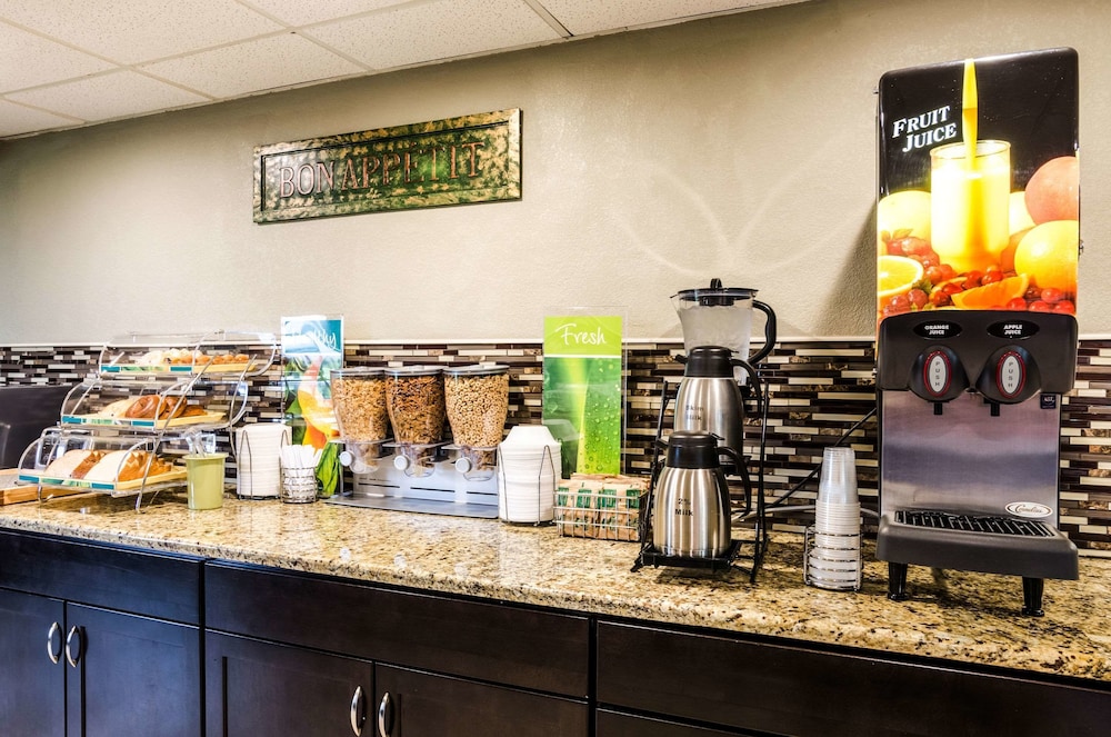 Quality Inn & Suites Winfield