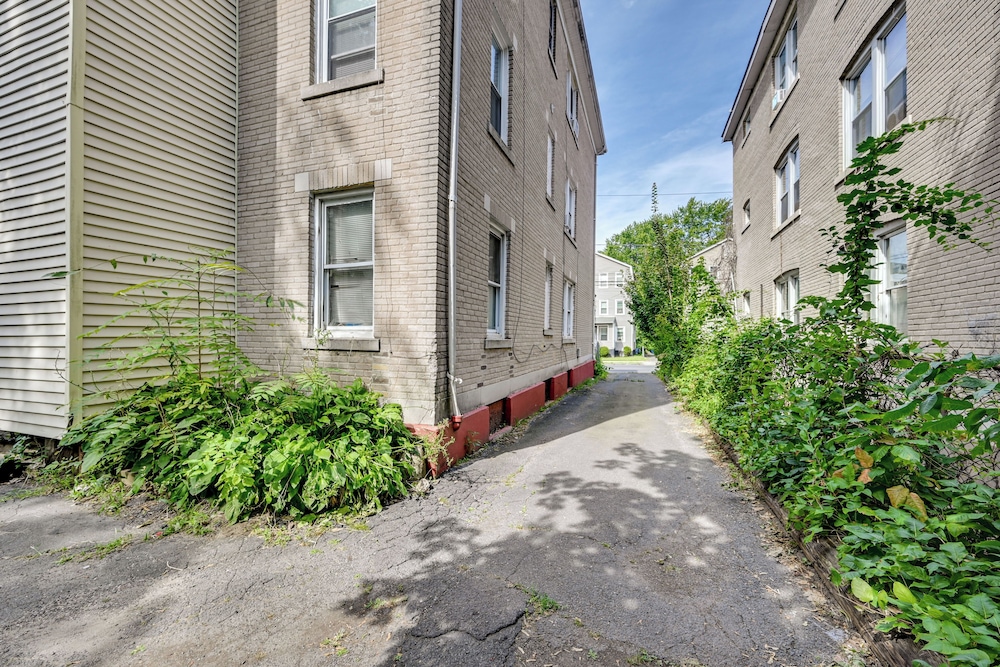 Convenient Hartford Condo < 2 Mi to Dtwn!