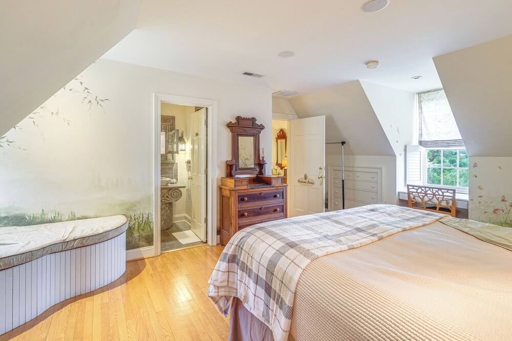 9-acre New River Retreat Near Radford University