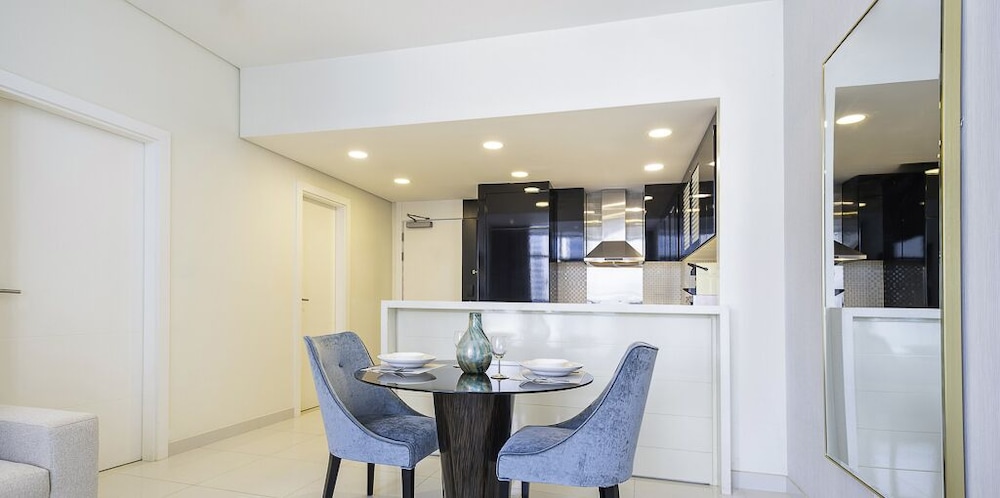 LUX The Bays Edge Canal View Suite