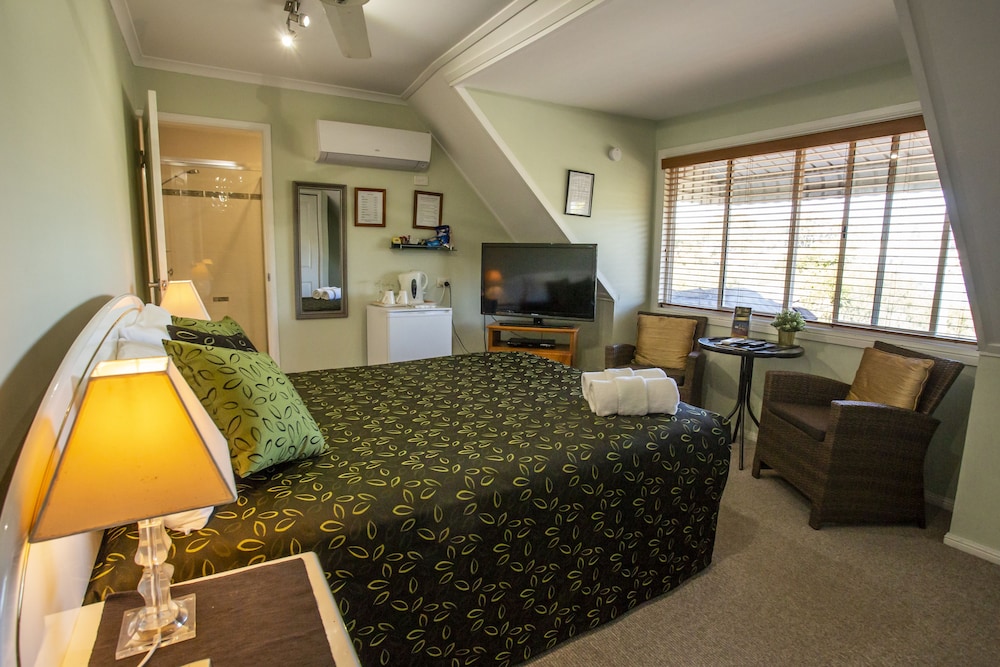Ainslie Manor Guests House