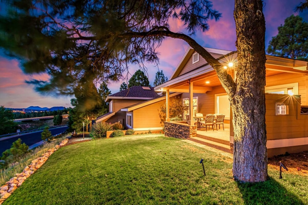 Amberwood Estate w 5 Showers Spa Mtn Views