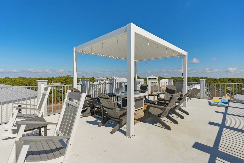 Gulf-view Retreat w/ Rooftop Deck + Private Pool Villa Anesi by Avantstay