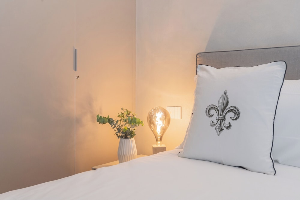 Muralto's Nest by Rent all Como