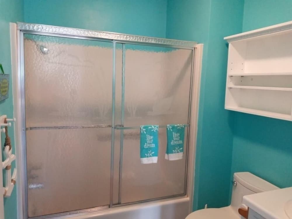 1 Galway Girl 3 Bedroom Home by RedAwning view 5