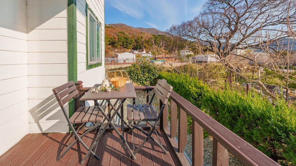 Geoje Peugeot Gomsol Petfriendly Pension