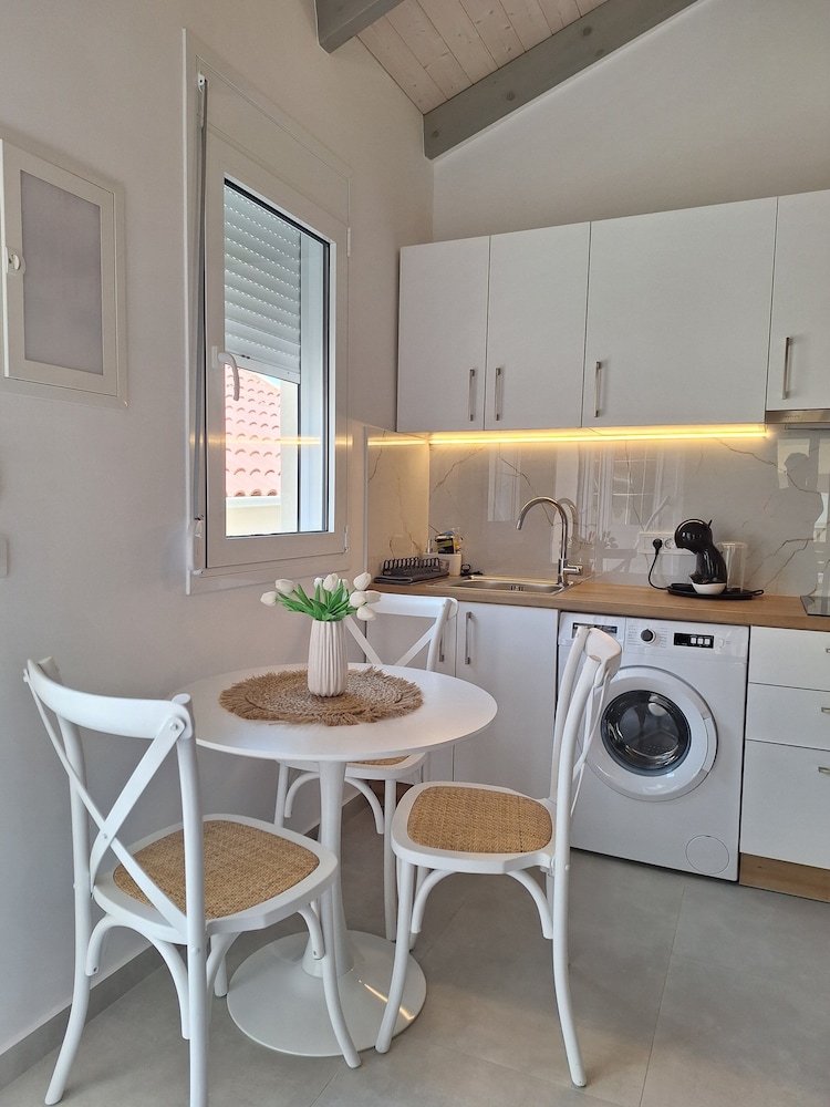 Luxury Apartments Kanali