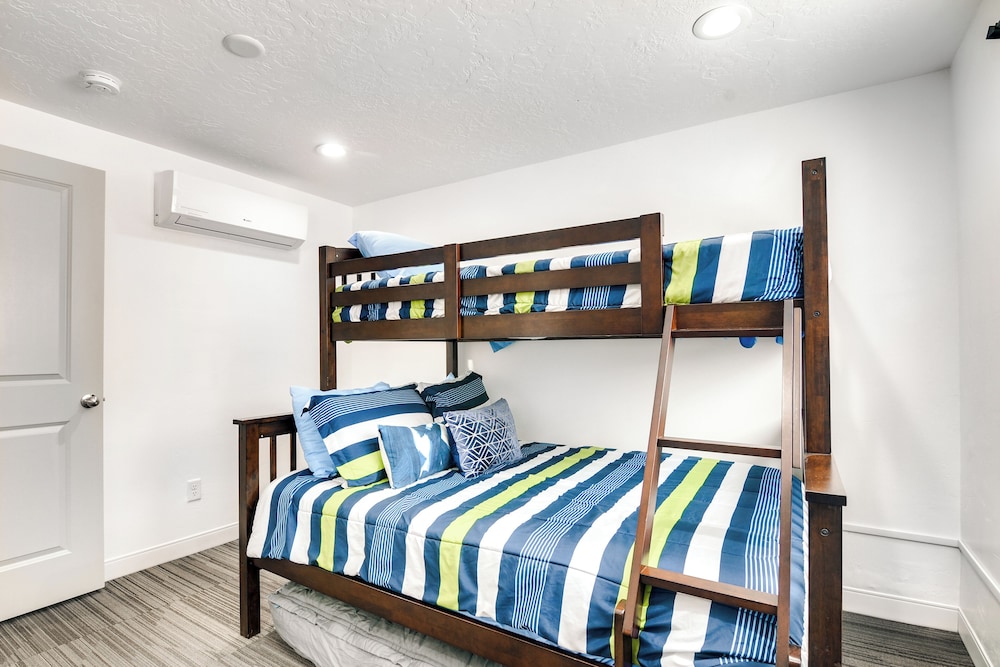 Pet-friendly Page Home w/ Hot Tub, Near Hiking view 4