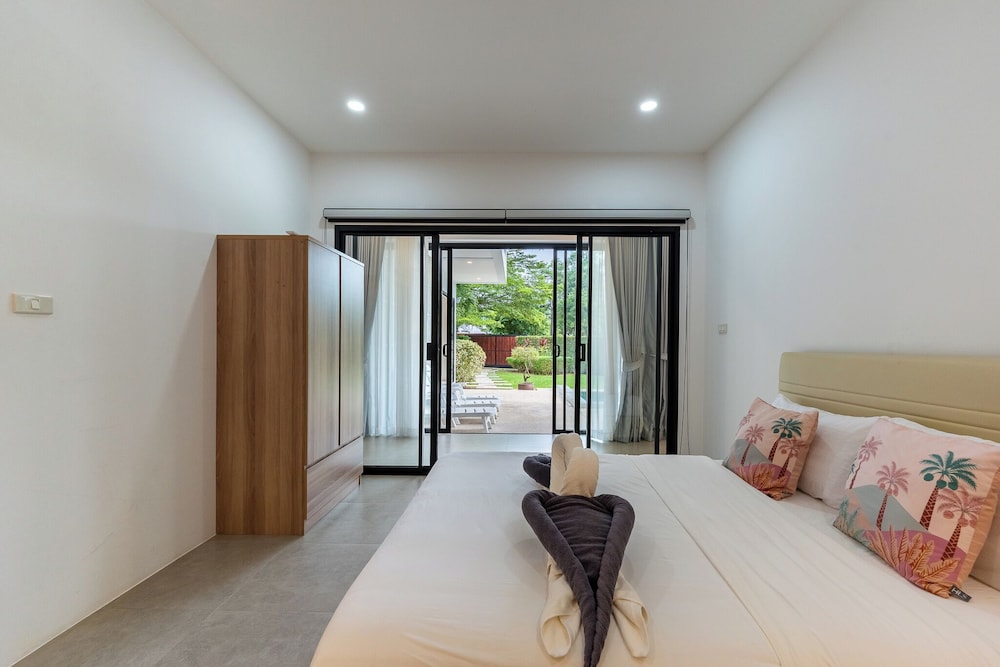 One of Phukets Best Villas V212
