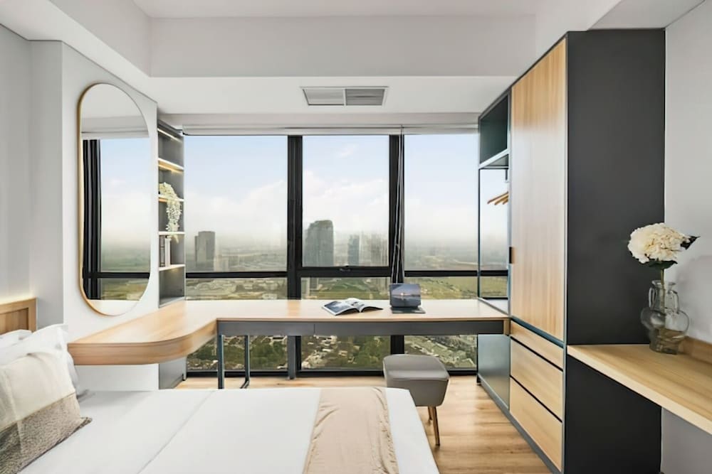 The Smith Luxury SkyView Apartments