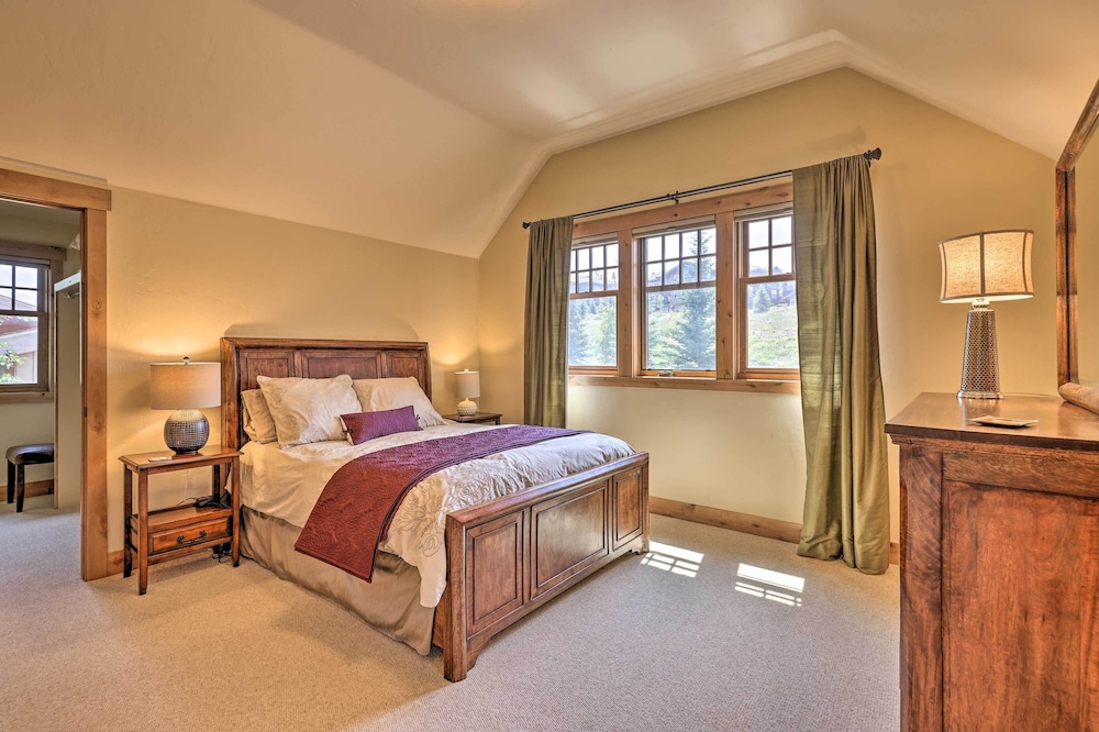 Quiet Fraser Family Escape: Hot Tub & Front Porch! view 3