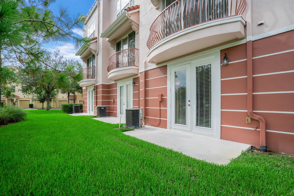 Perfect Orlando Home! Cozy and Contemporary 3bd/3.5ba Town Home - #3vc013