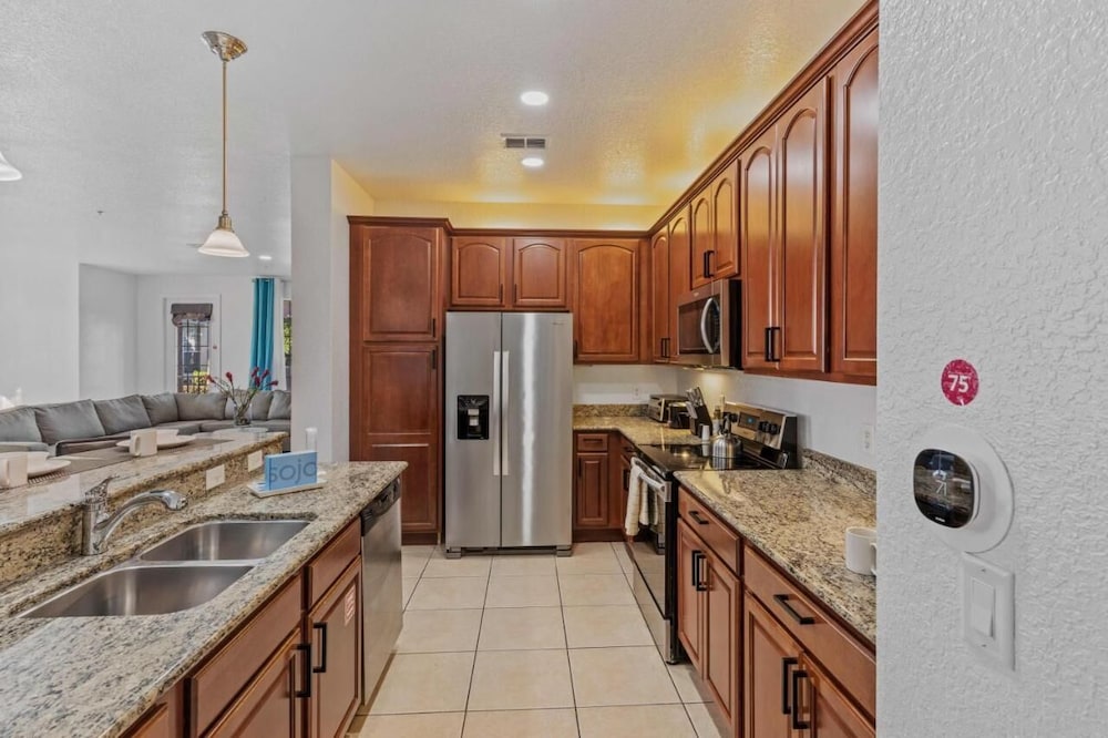 Vista Cay Swanky
