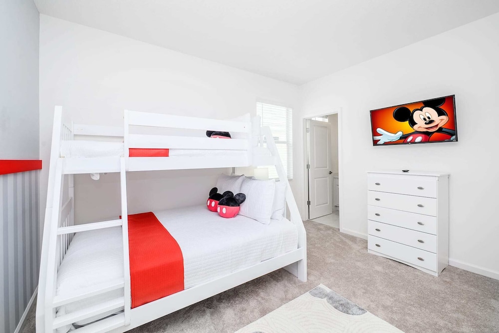 Upstay Luxury Resort Home w Pool & Patiosleeps 26