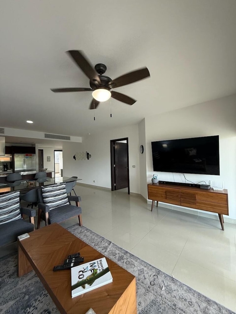 New Casa Paradise Ocean View 2 Bedroom Apts