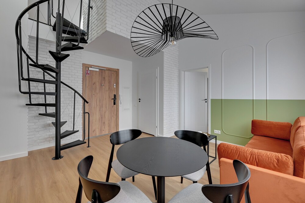 Waterlane Vintage Fitness & Gym by Downtown Apartments
