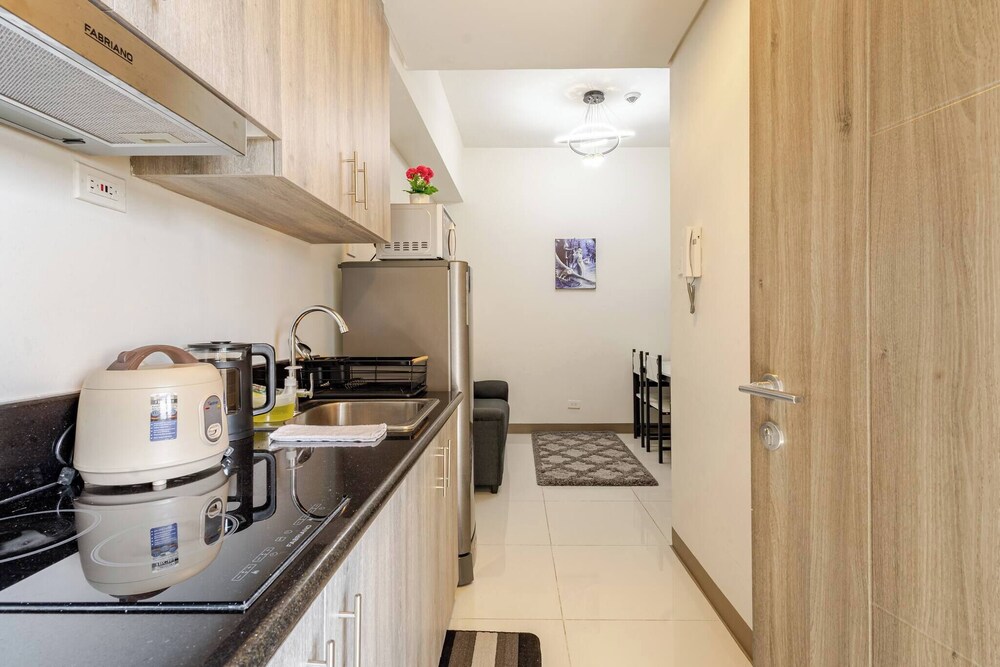Luxurious Bayview 2BR Near MOA Picc CCP Free Wifi