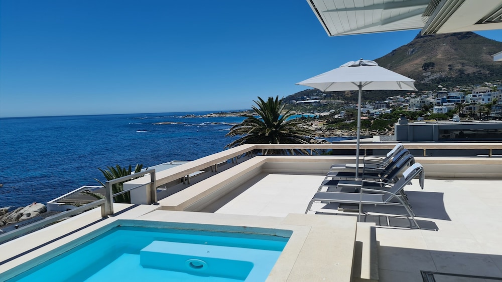 Blue Views Penthouse Beachfront Apartments