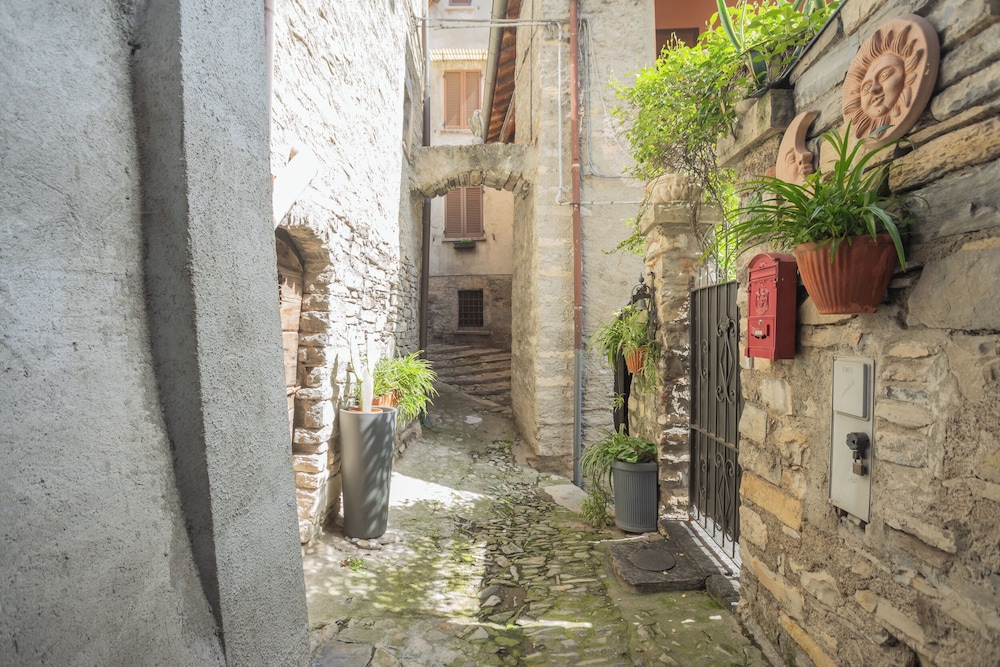 Pretty Studio in Old Town by Rent all Como