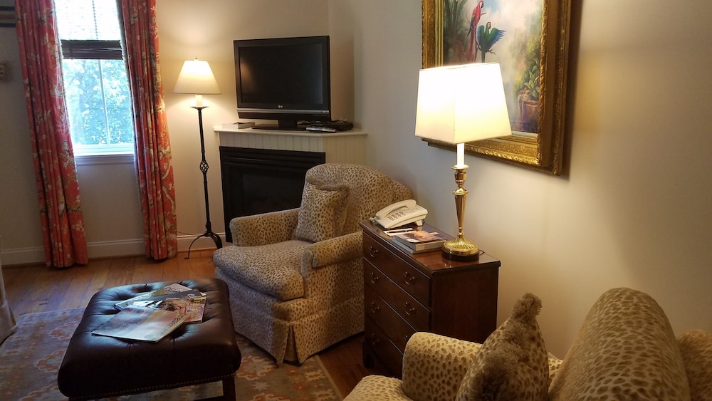 Wilmington Vacations - The Inn at Montchanin Village, a Historic Hotel of America - Property Image 18