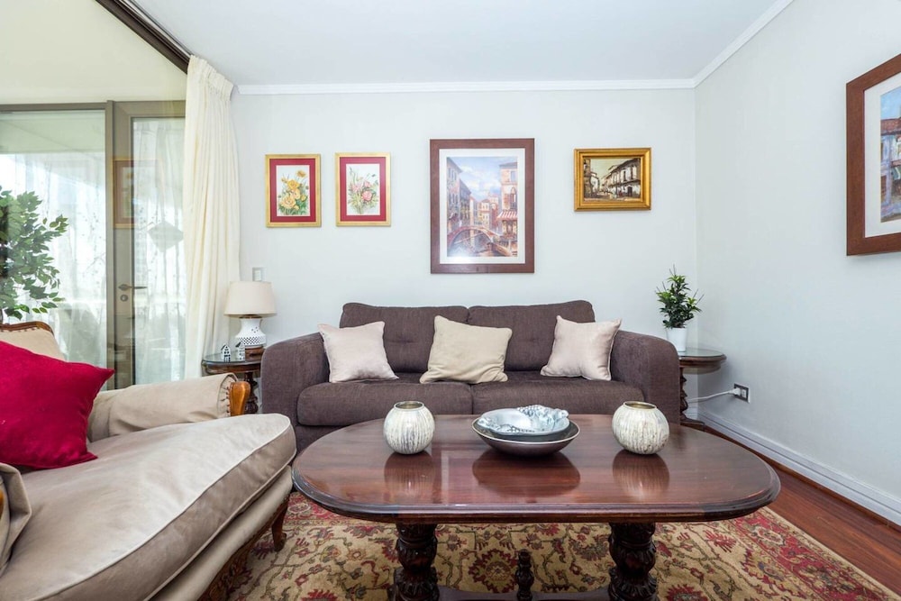 Kennedy Vintage 2BR - Heated Pool Shopping