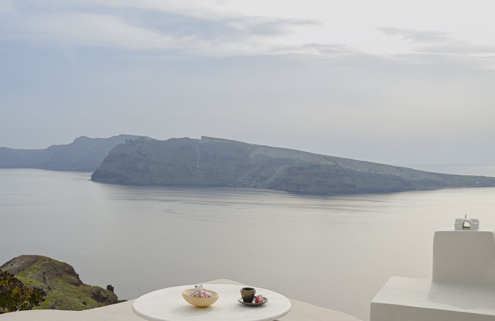 Nano Oia Villas