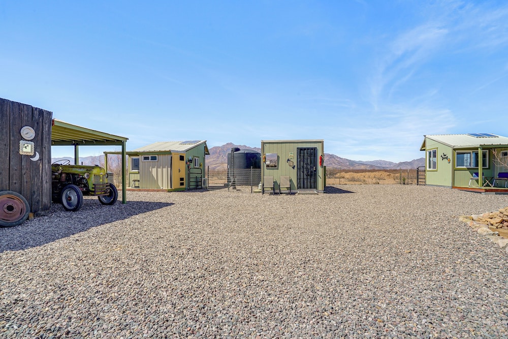 Tiny Home Studio: New Mexico Nature Retreat!