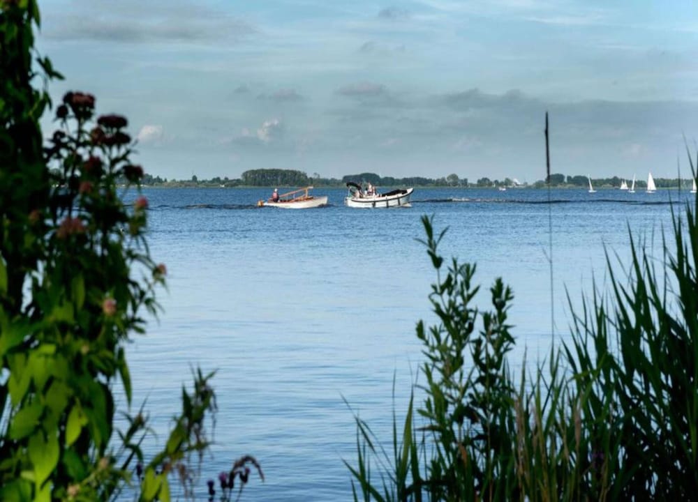 Apartment Near Sneekermeer With Marina Access