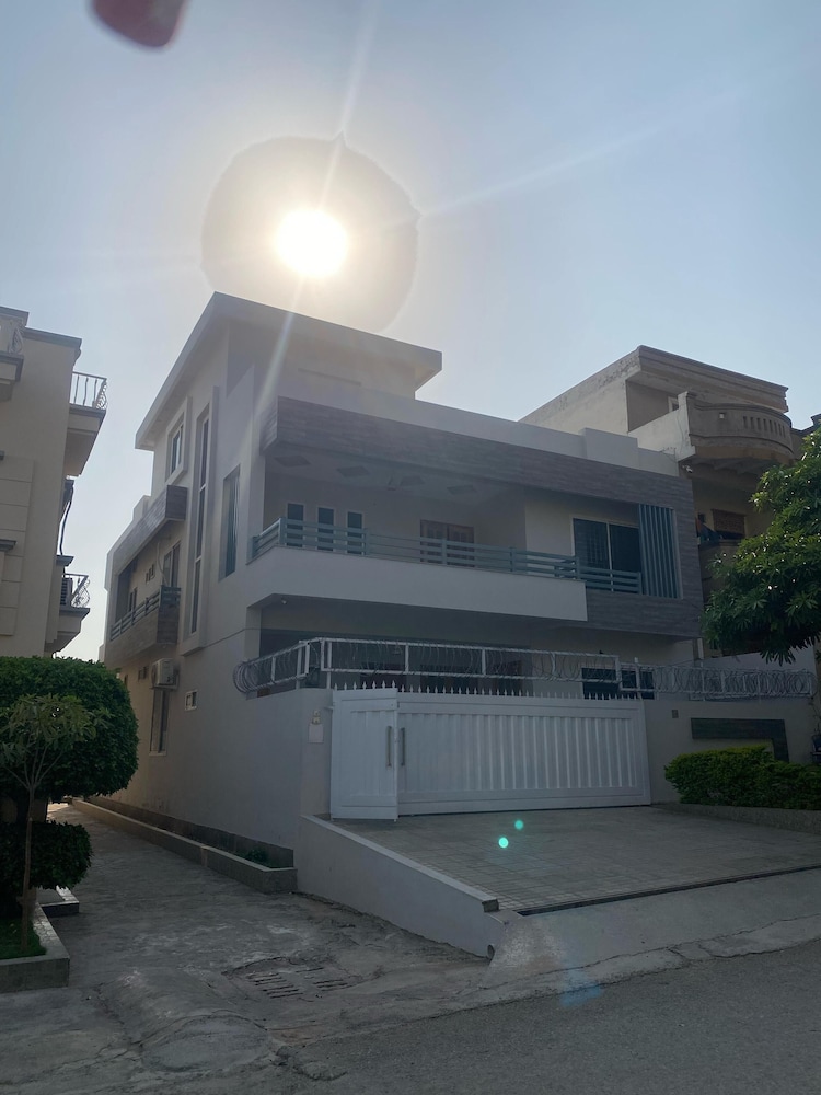 Pyramid Guest House