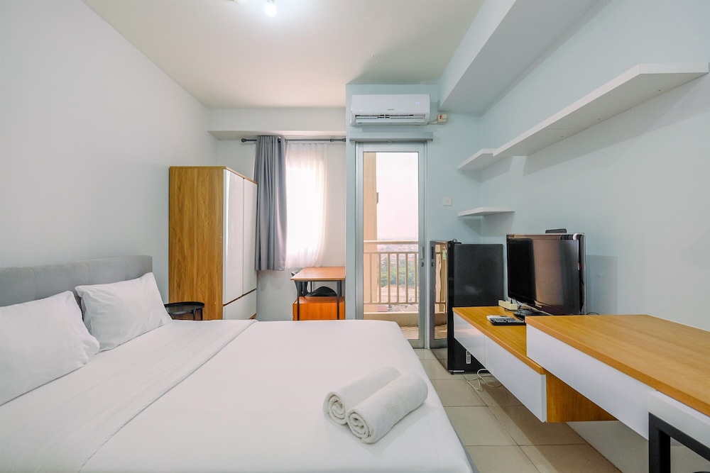 Elegant Studio Near Senayan And Pondok Indah At Pakubuwono Terrace Apartment