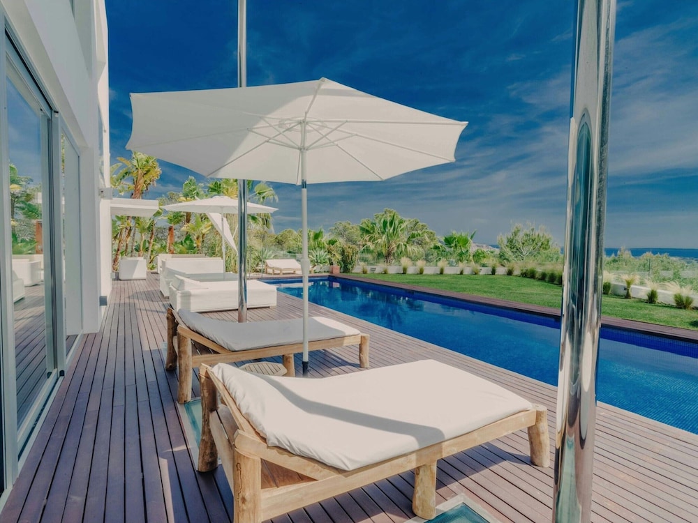 Holiday Home With Whirlpool Bathtub