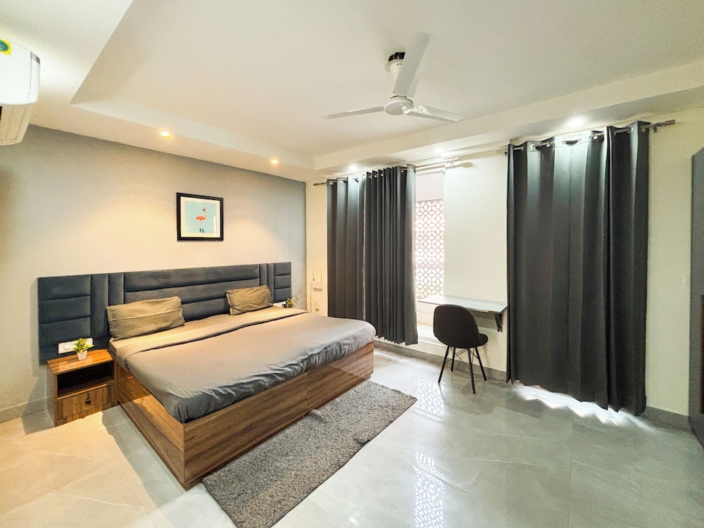Housr Sector 45 Gurgaon Near Huda City