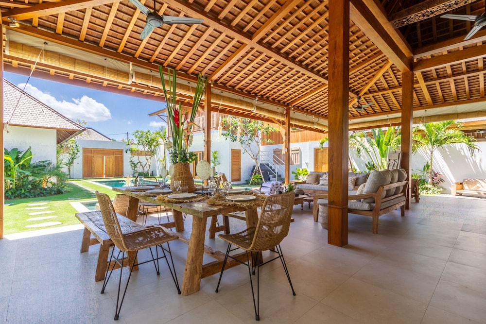 Villa Namu by Alfred in Bali - Family 5 BD Dream in Seminyak Oberoi Beach