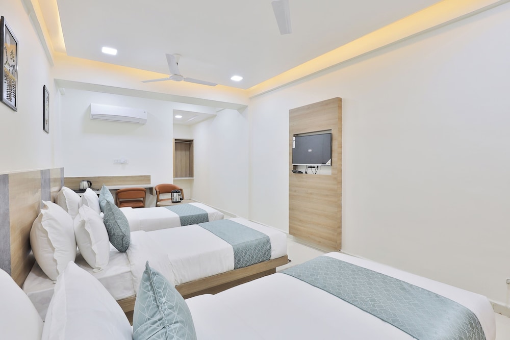 Hotel SR Radhey