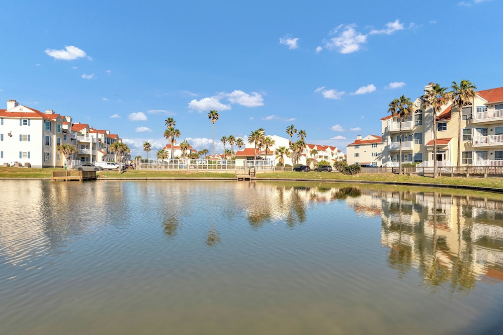 The Lazy Turtle by Silver Sands Vacation Rentals
