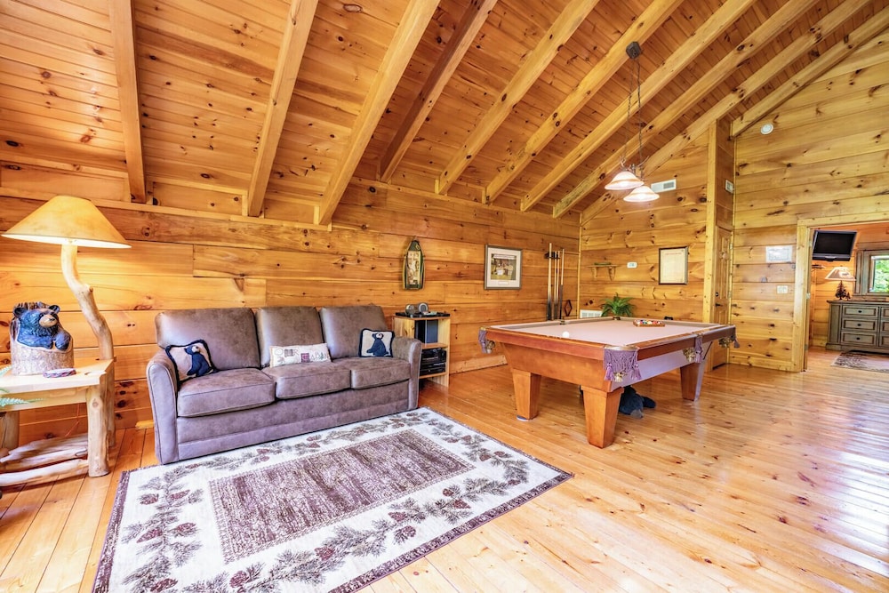 Smoky Bear Cabin