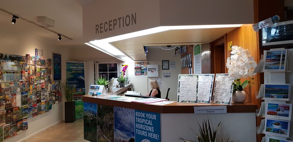 Reef Palms Motel - Image 2