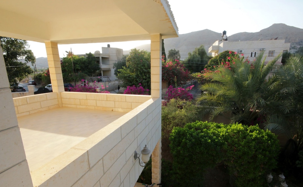 Auberg-Inn Guesthouse