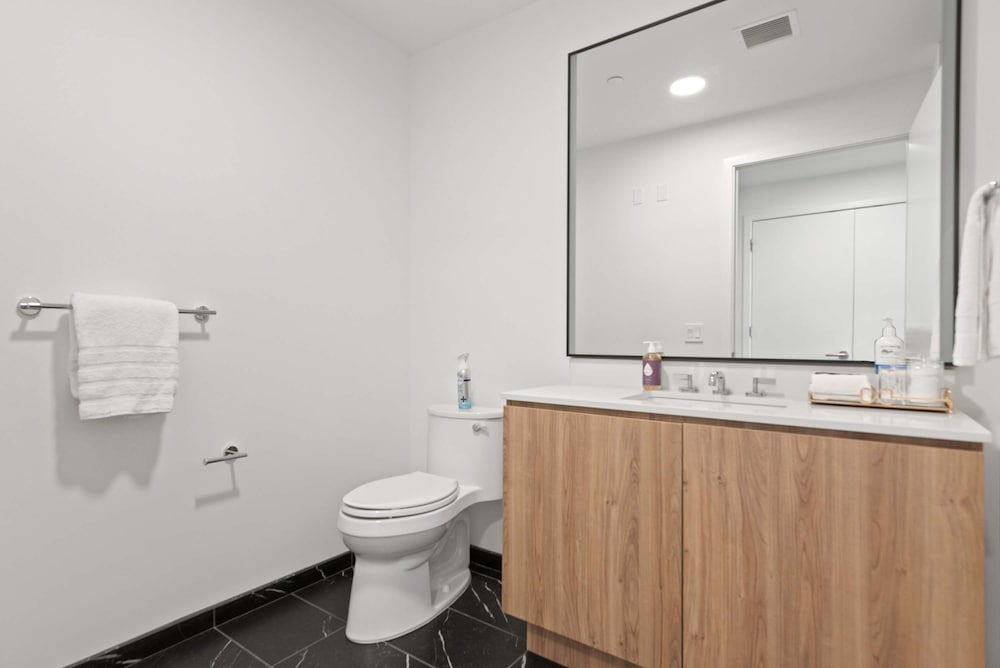 Panoramic Lake Views Premier Amenities for Groups