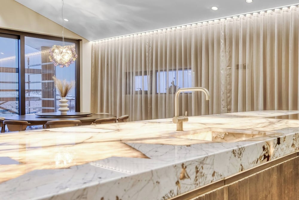Glamorous & Stylish Getaway!