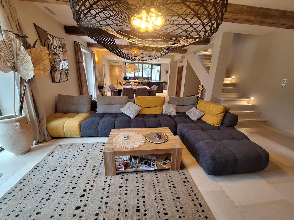 Villa Lou Panta Elegance and Comfort in the Heart of Saint-r My-de-provence